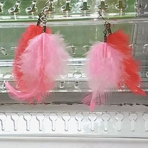 Pastel Pink&Red feather dangle earrings! 🌞🐥🌟